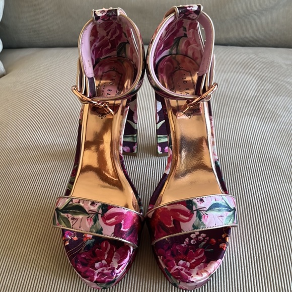 Ted Baker printed pale pink platform sandals in size 37.5(7) USA.🌸 - Picture 11 of 14